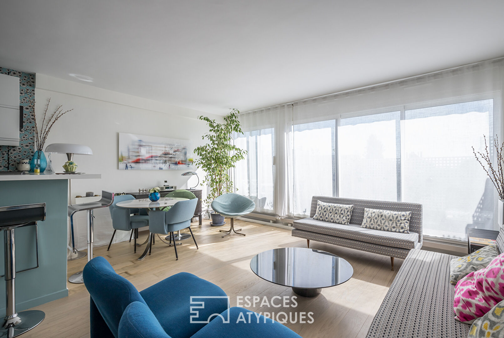 Contemporary apartment with balcony terrace