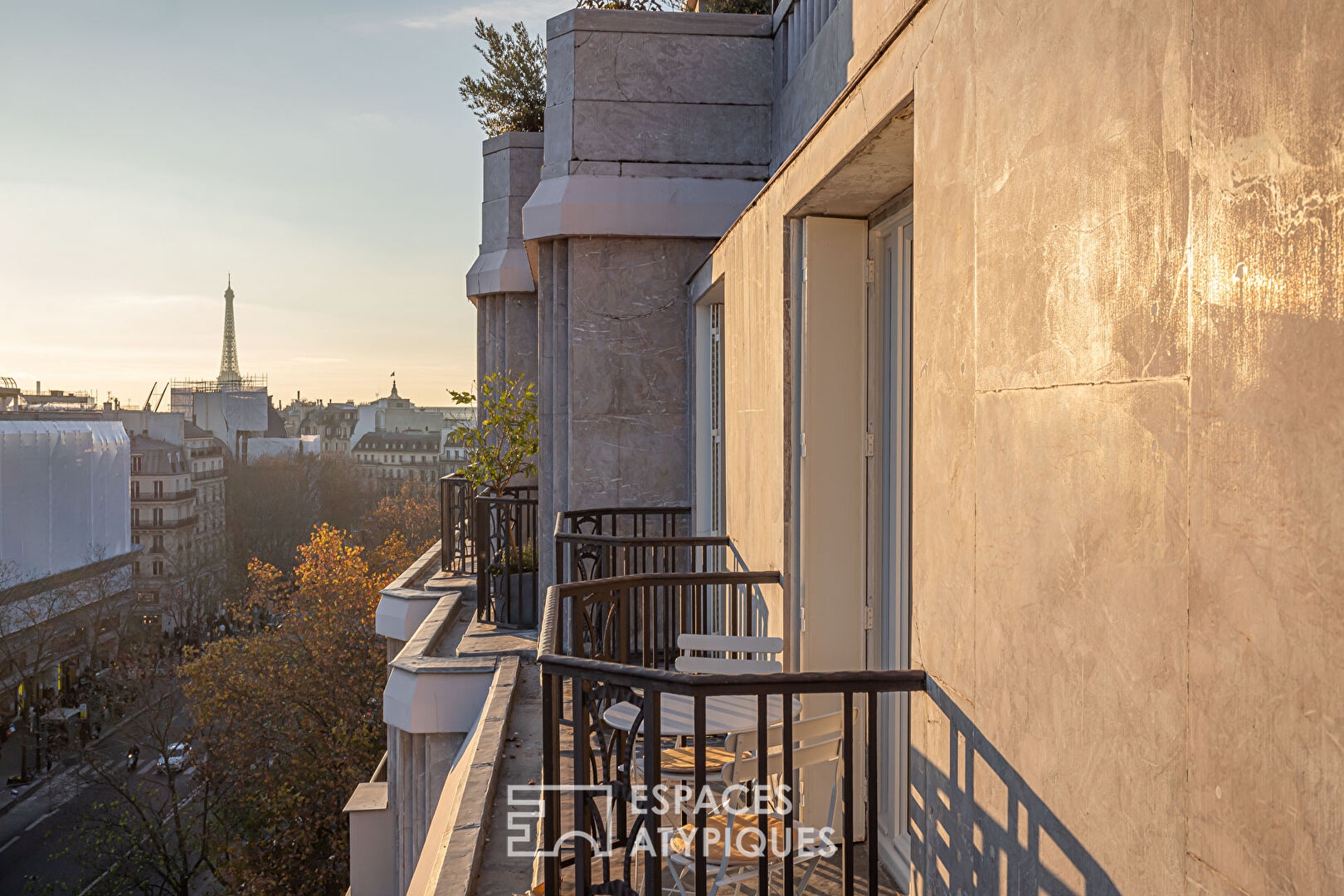 Prestigious pied-à-terre with balconies and views – Madeleine Vendôme