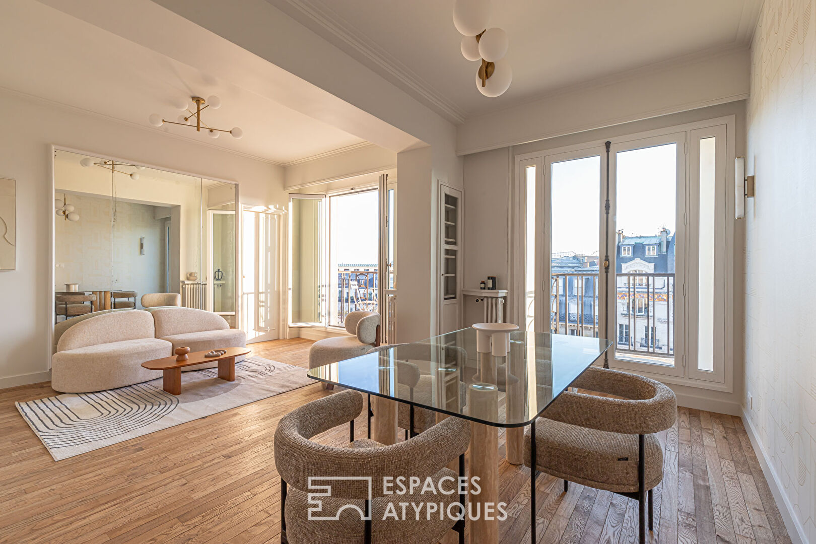 Prestigious pied-à-terre with balconies and views – Madeleine Vendôme