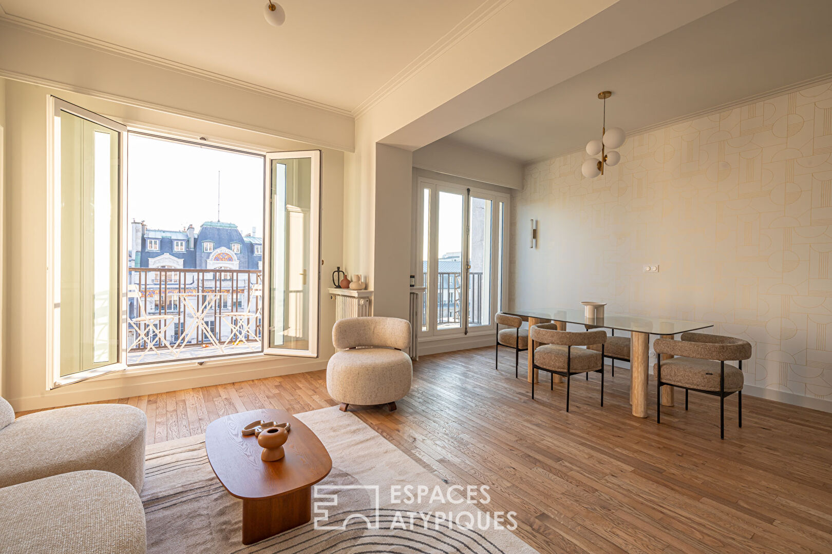 Pied-à-terre de prestige avec balcons et vue – Madeleine Vendôme