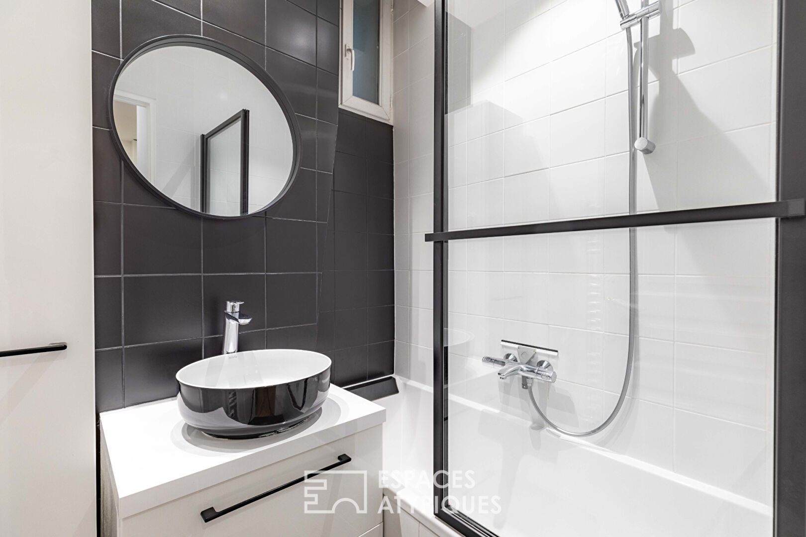 Crossing apartment in Epinettes-Batignolles
