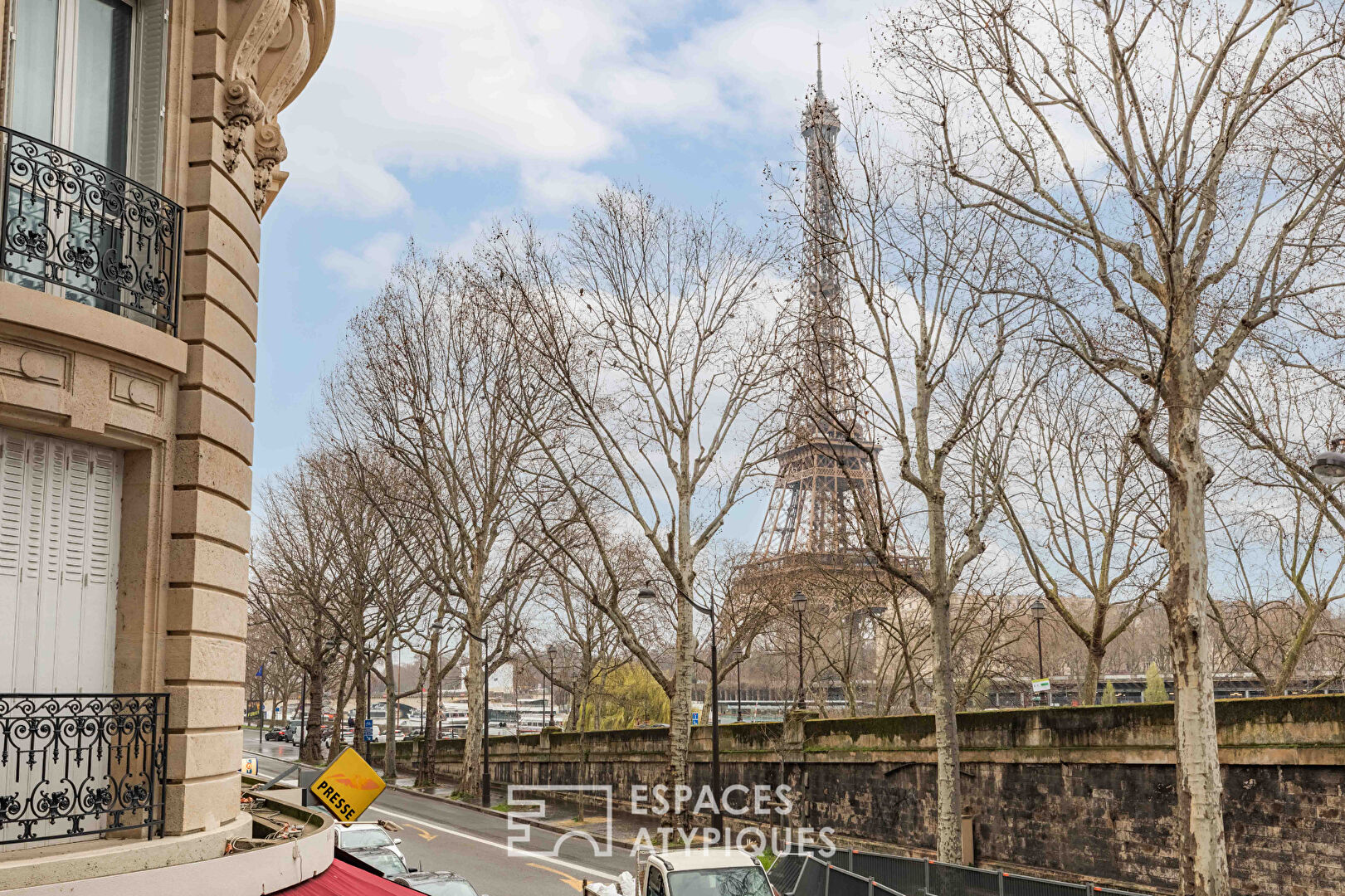 Haussmannian apartment to reinterpret with view of Pont Bir Hakeim and Eiffel Tower