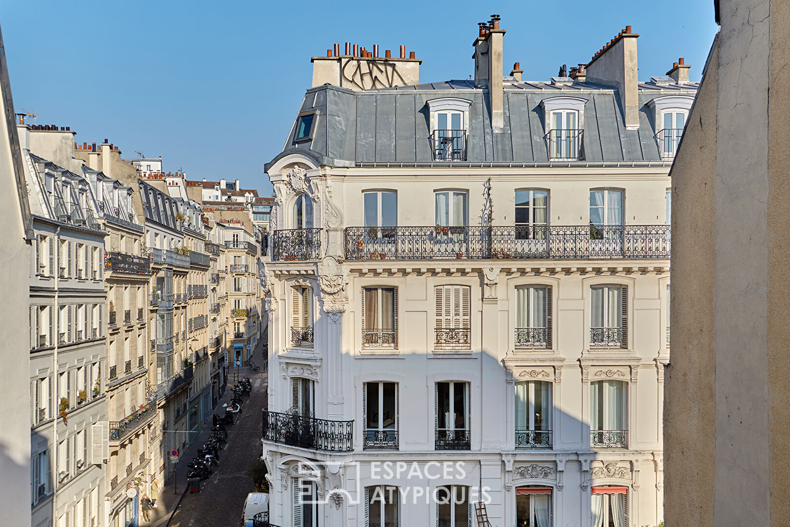 Top floor triplex in Montmartre