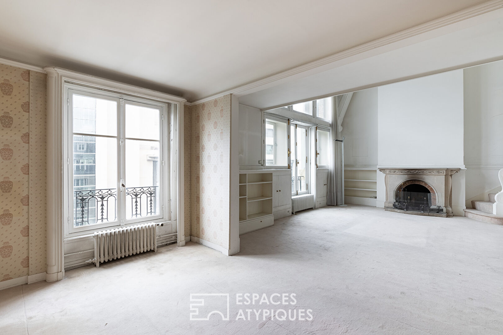 Élégant duplex en dernier étage à réinterpréter