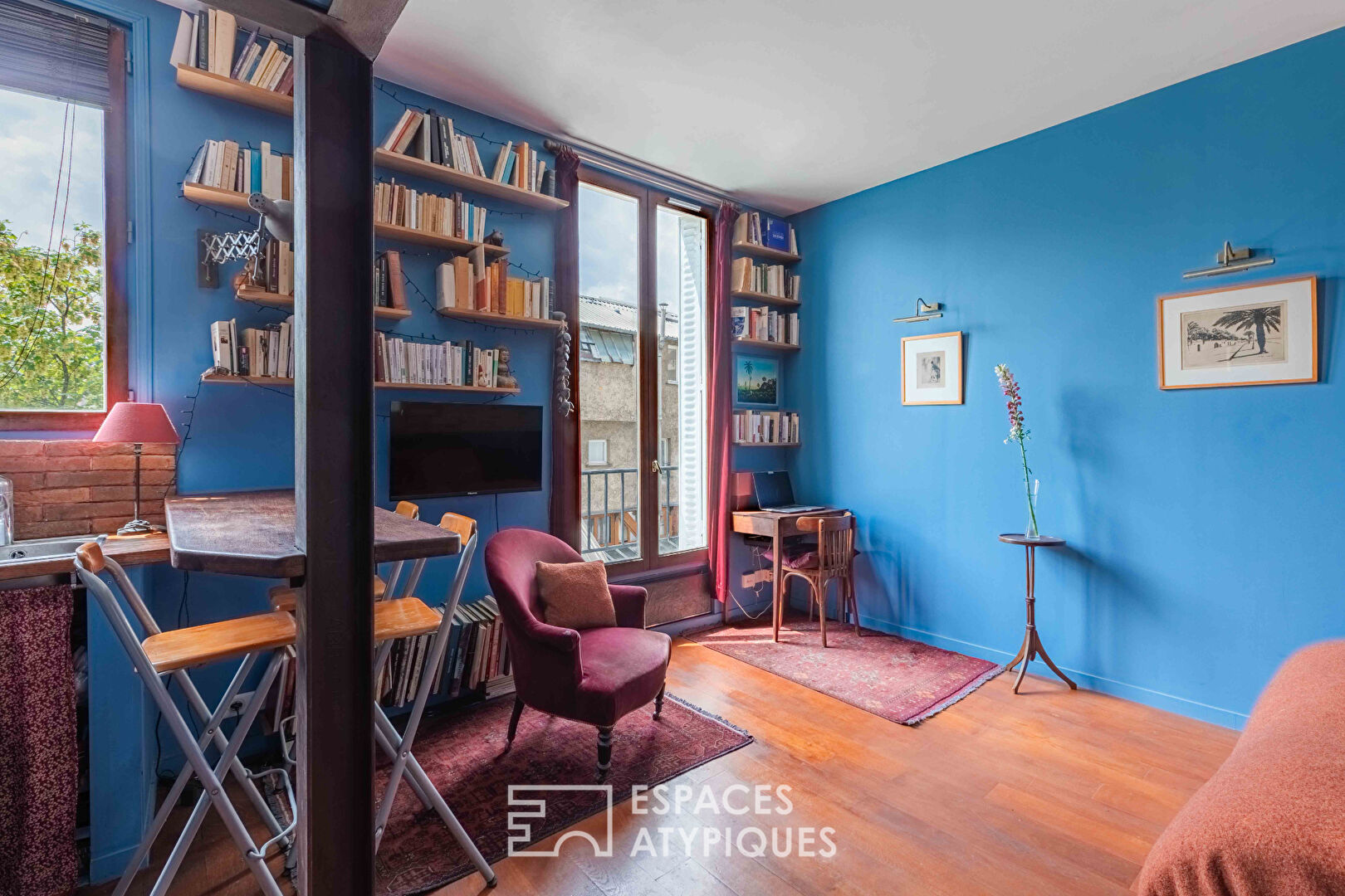 Bright urban cocoon in Abbesses