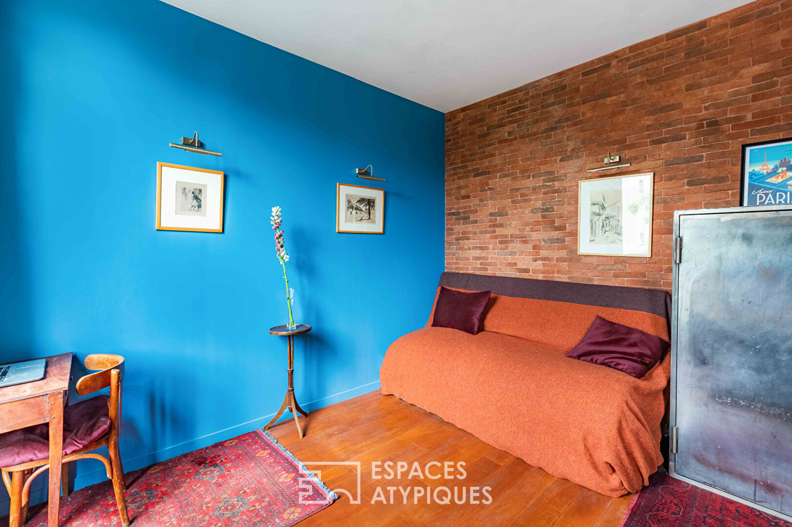 Bright urban cocoon in Abbesses