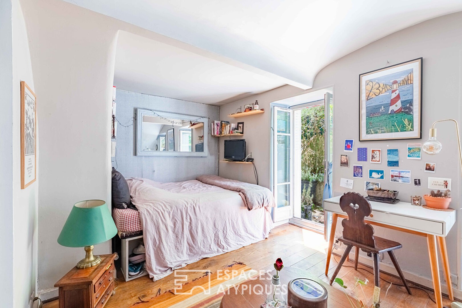 Studio à rénover avec terrasse au coeur d’un îlot de verdure – Quartier Saint-Georges