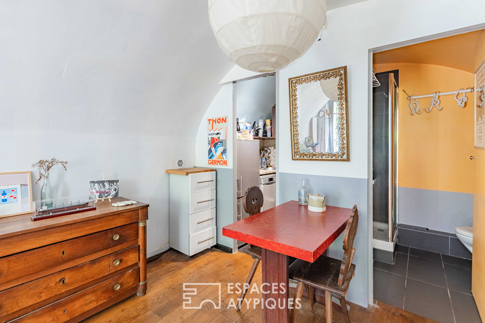 Studio à rénover avec terrasse au coeur d’un îlot de verdure – Quartier Saint-Georges