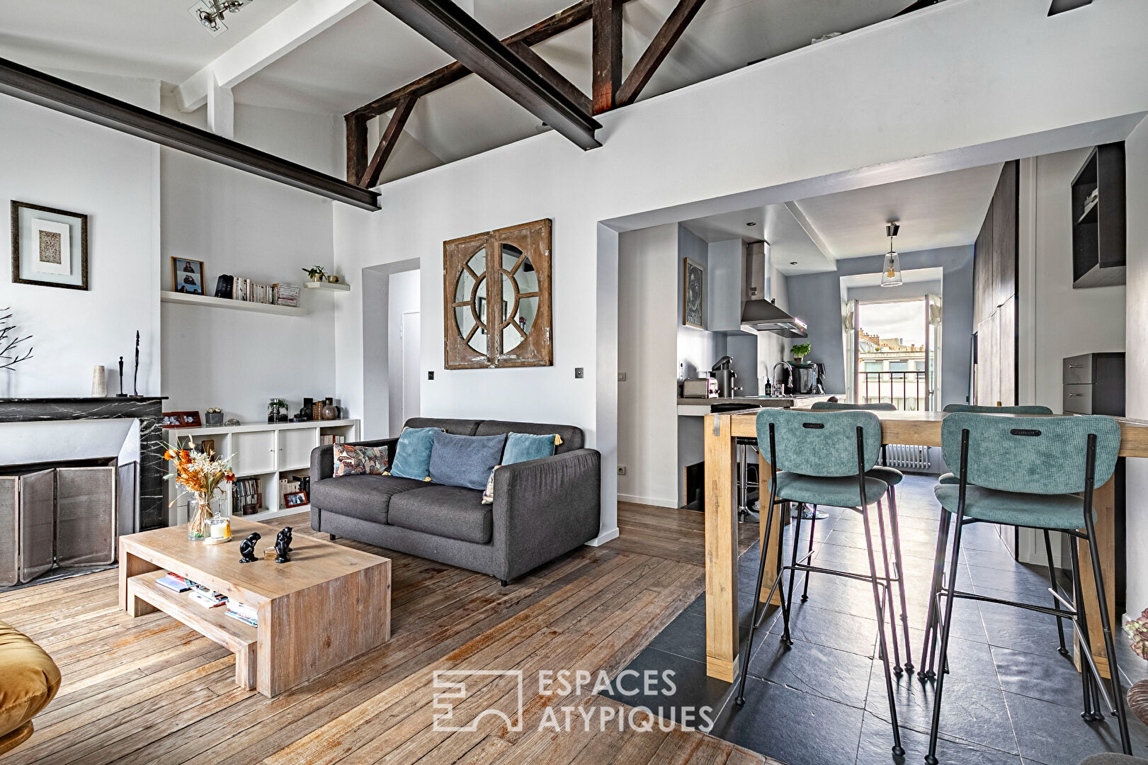 Dernier étage traversant – Village des Batignolles