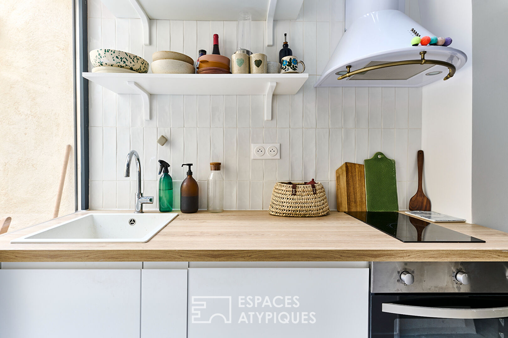 Studio rénové dans ancien fournil de boulanger – Marché de l’Olive