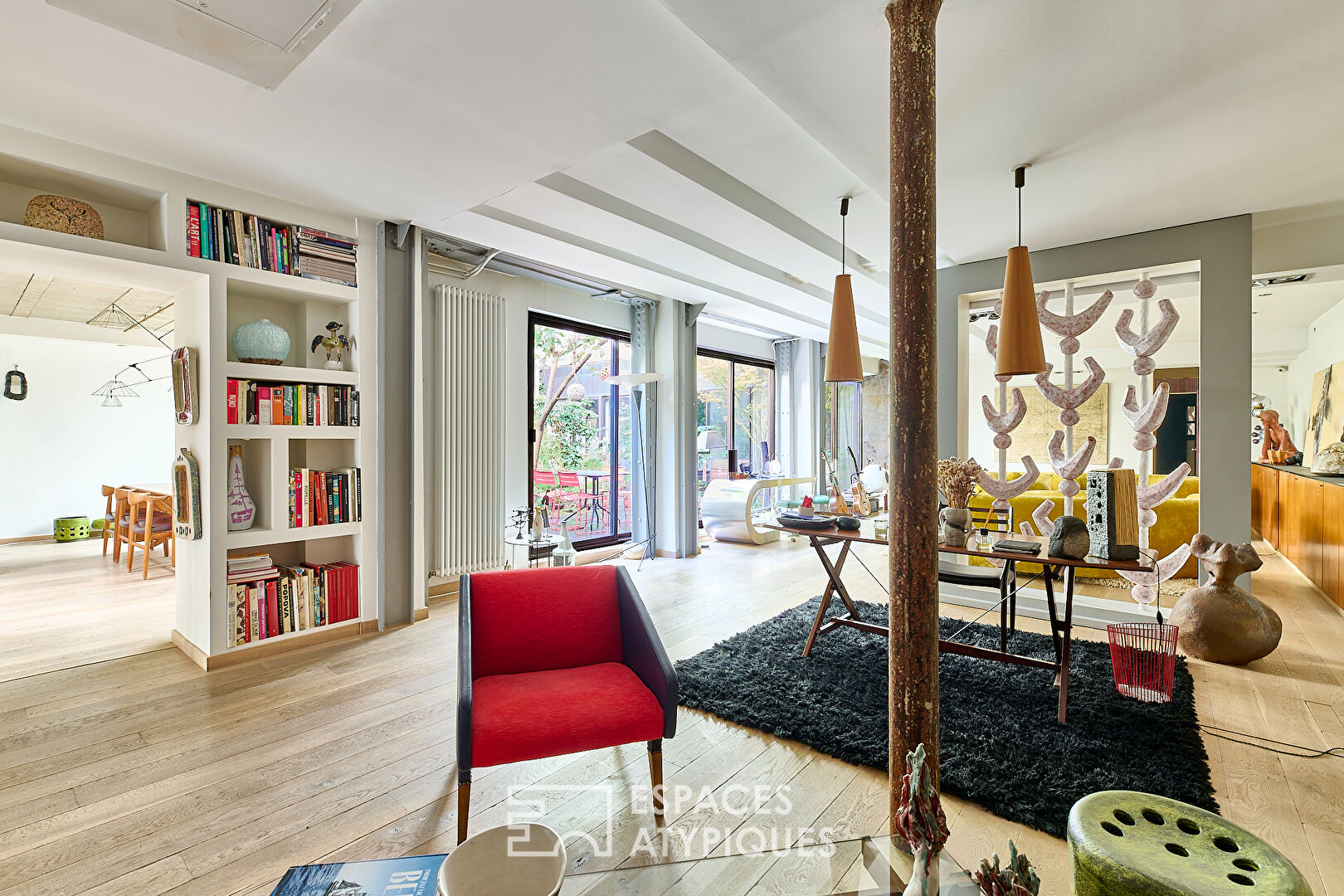 Exceptional Loft apartment with garden – Trudaine district