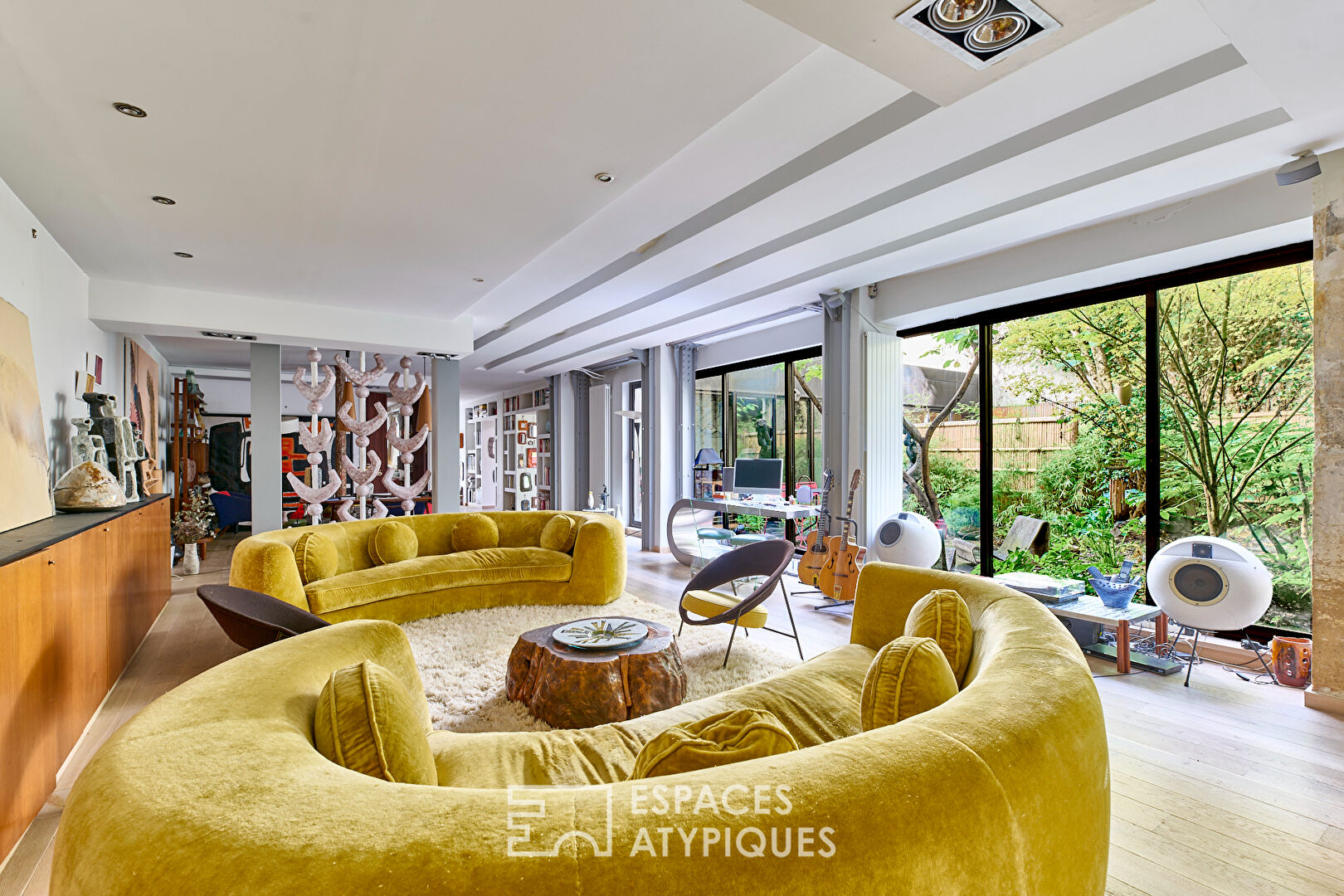 Exceptional Loft apartment with garden – Trudaine district
