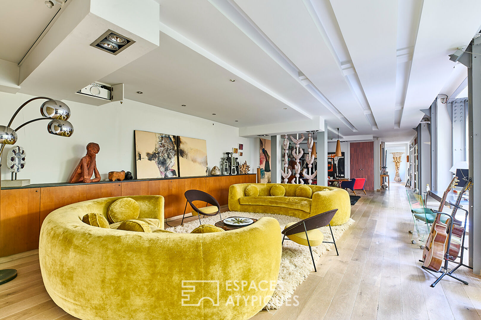 Exceptional Loft apartment with garden – Trudaine district
