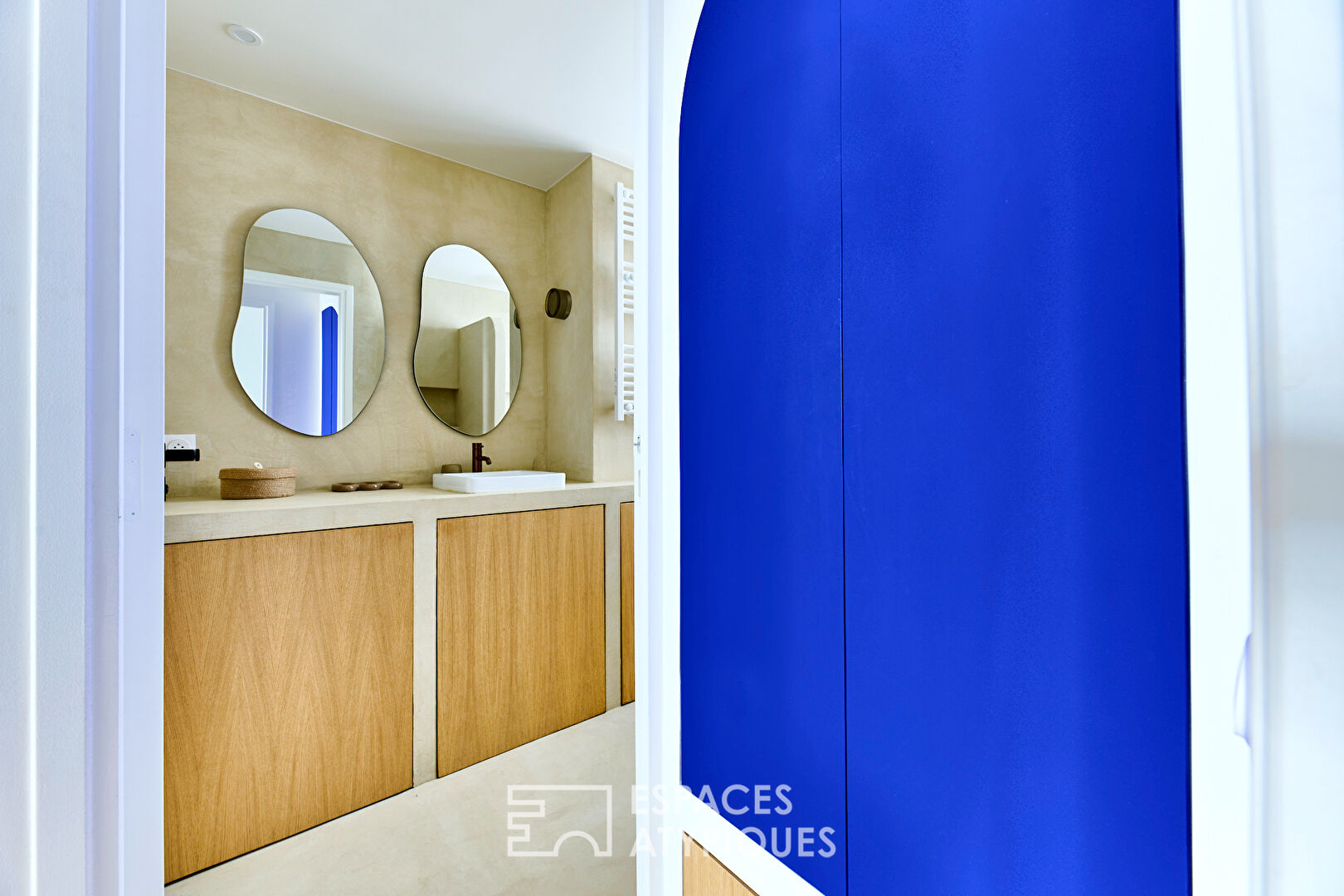 Apartment renovated by architect in Montmartre