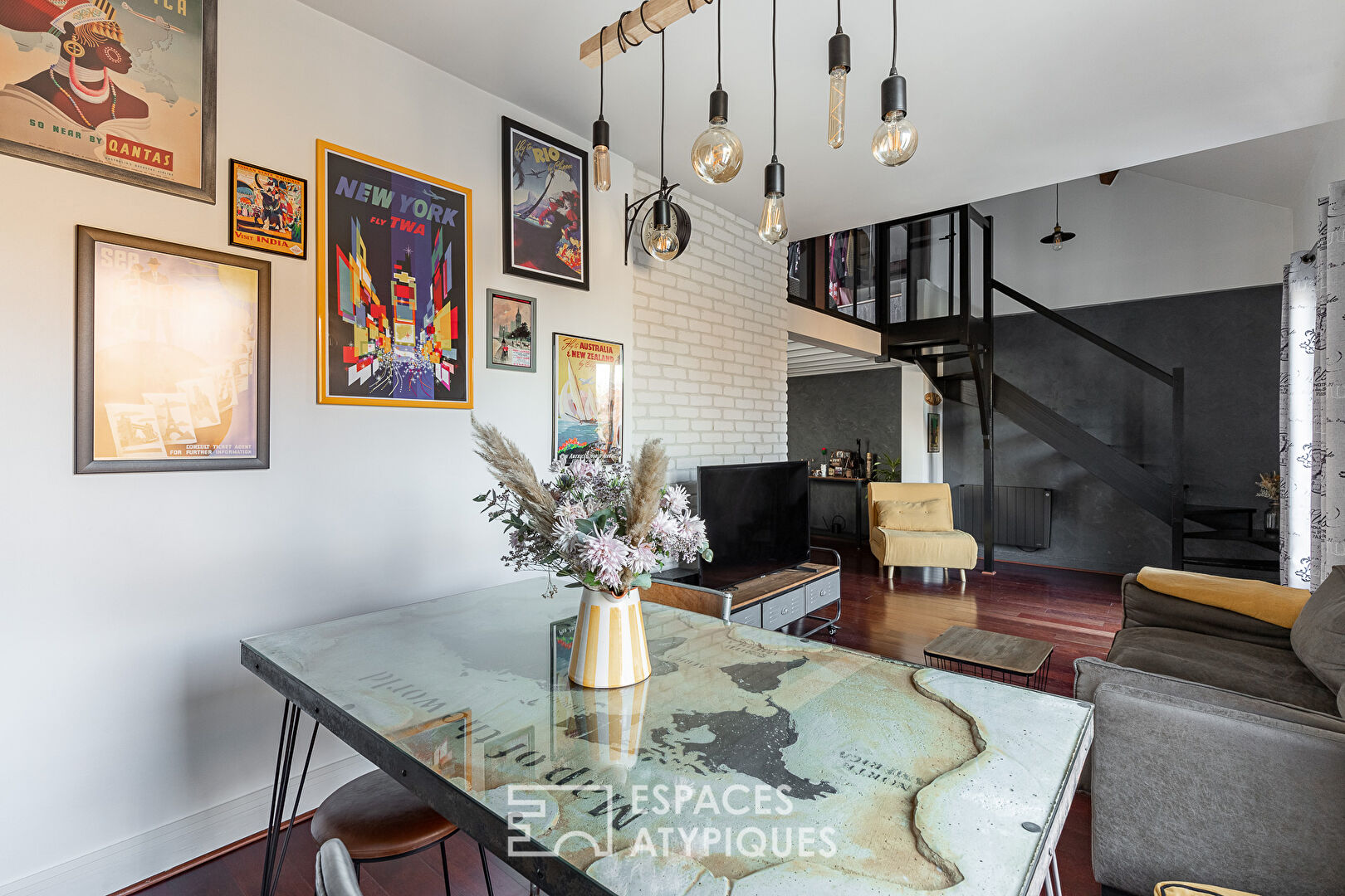 Top floor overlooking the Square des Batignolles