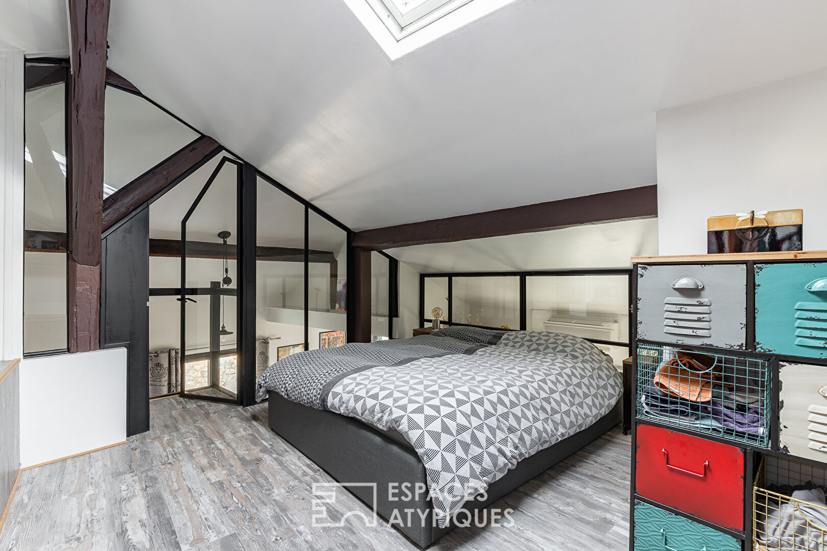 Top floor overlooking the Square des Batignolles