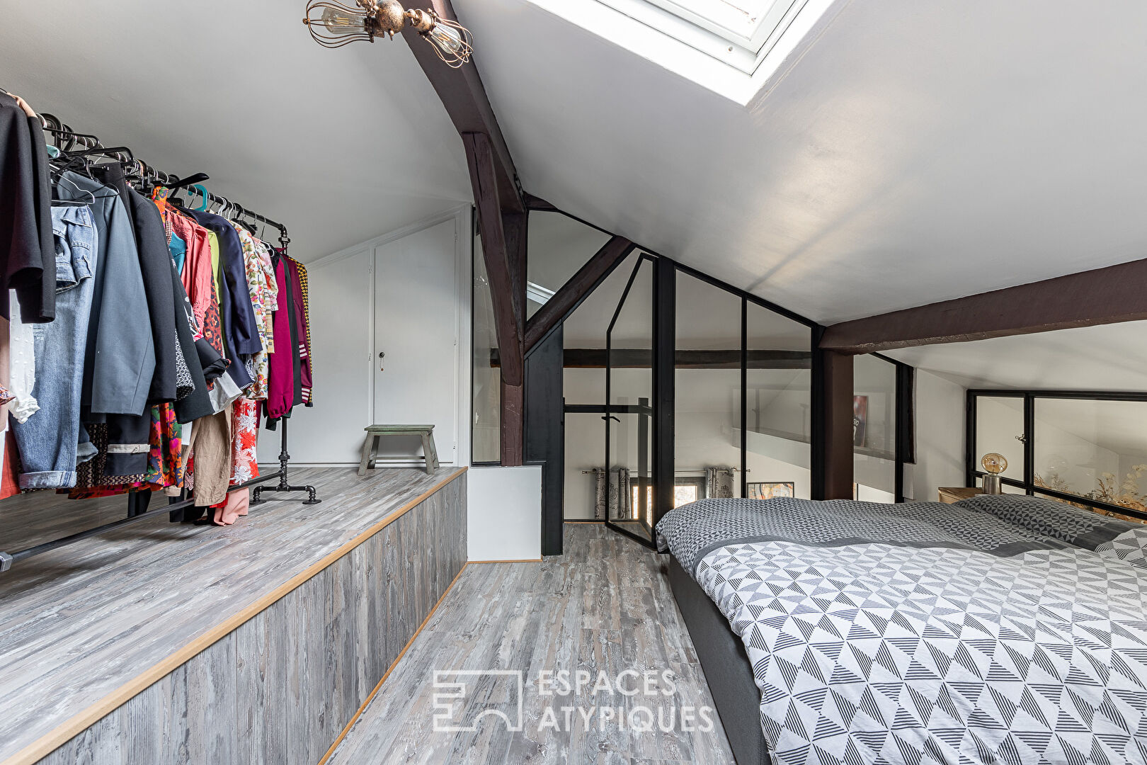 Top floor overlooking the Square des Batignolles