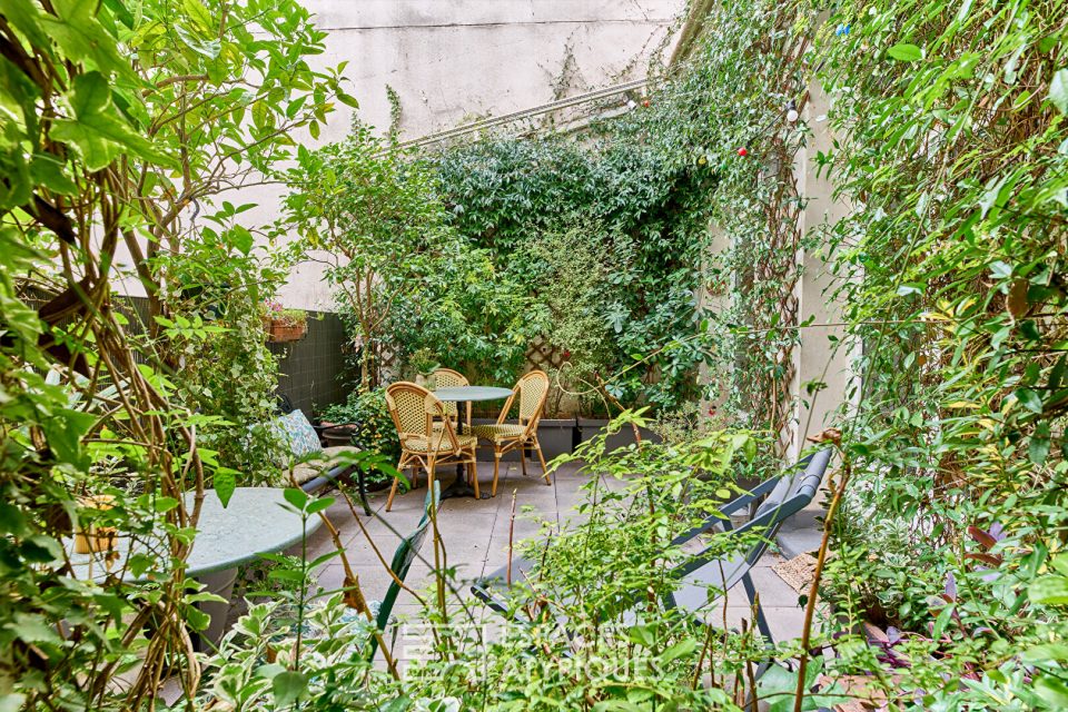 Appartement avec terrasse au calme absolu au coeur de Paris