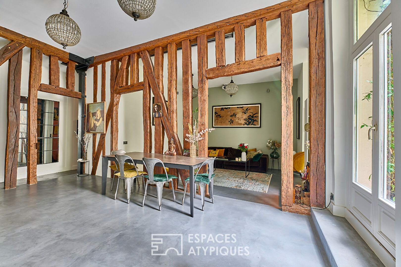 Appartement avec terrasse au calme absolu au coeur de Paris