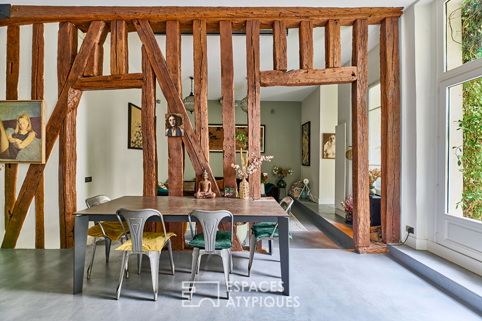Appartement avec terrasse au calme absolu au coeur de Paris