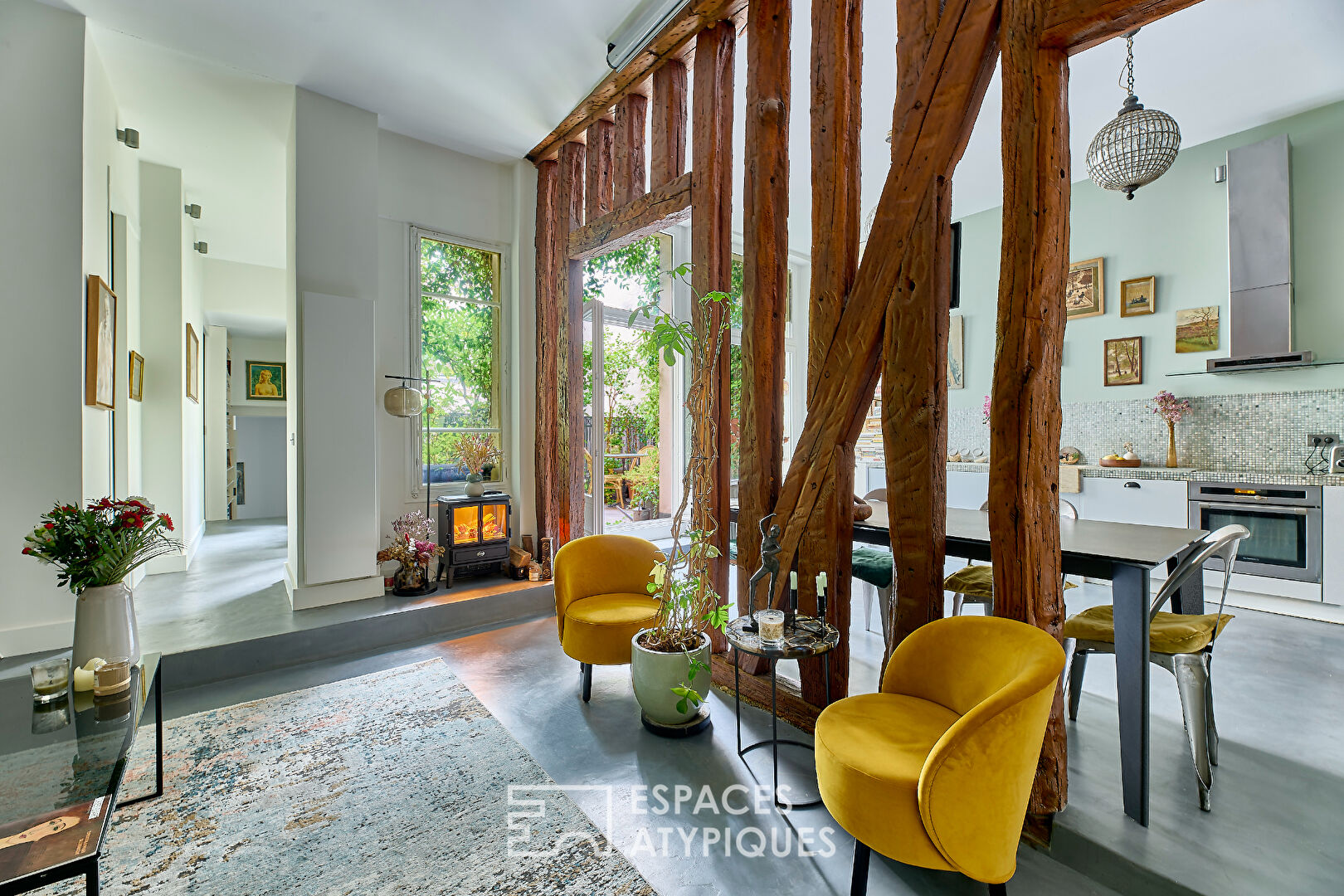 Appartement avec terrasse au calme absolu au coeur de Paris