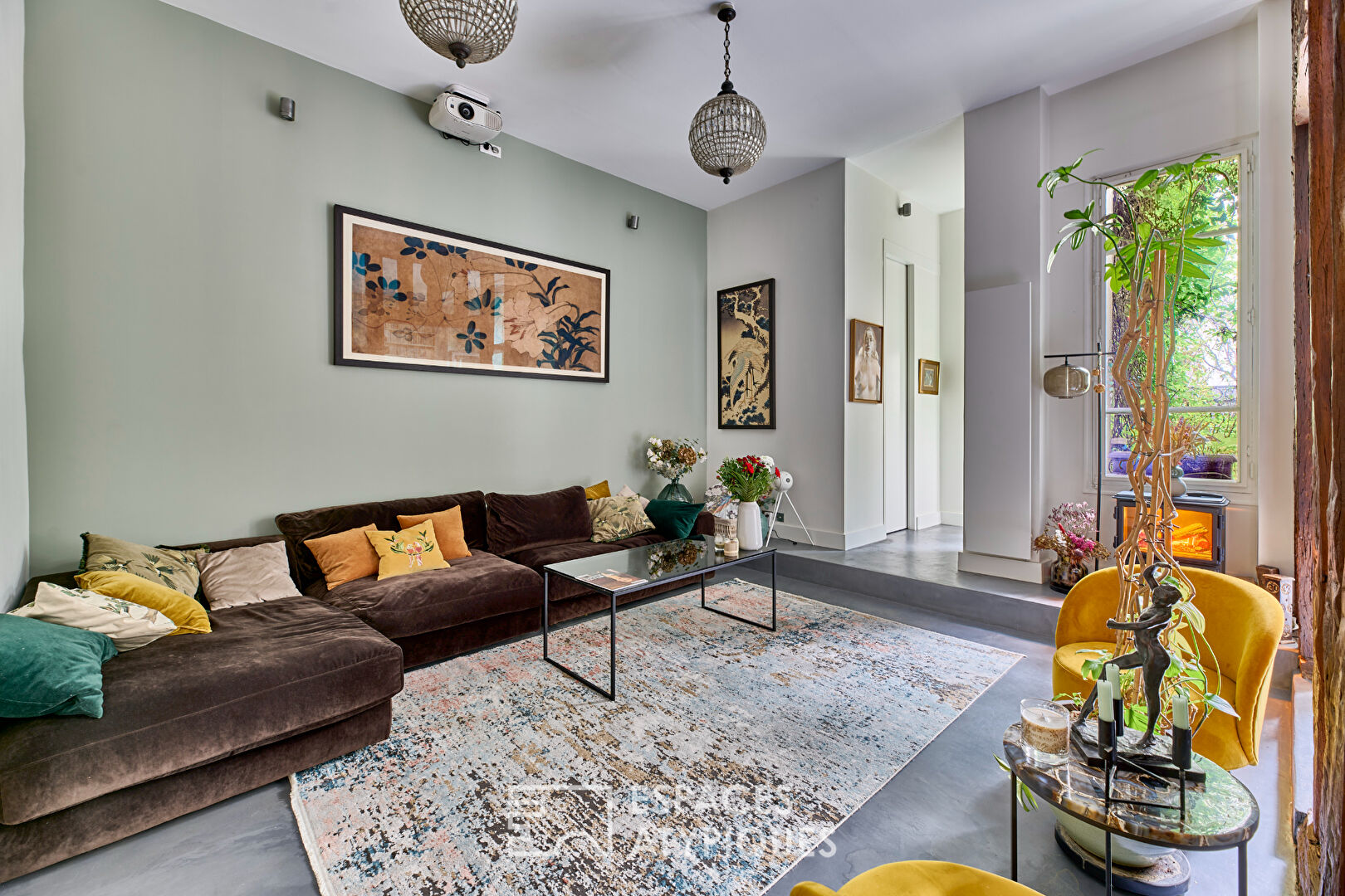 Appartement avec terrasse au calme absolu au coeur de Paris