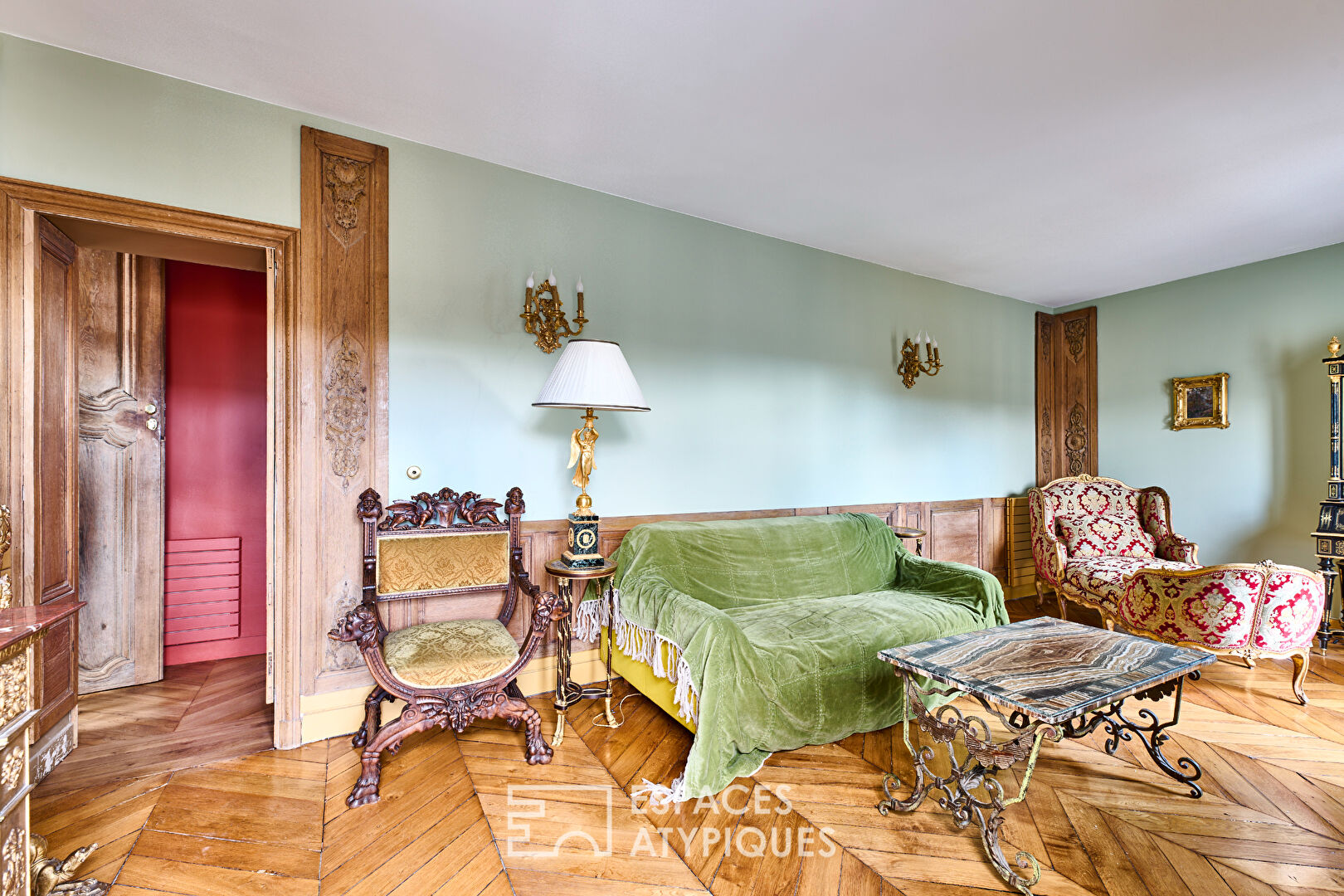 Luxurious Top-Floor Apartment in the Heart of Paris with Stunning Views of Its Iconic Landmarks