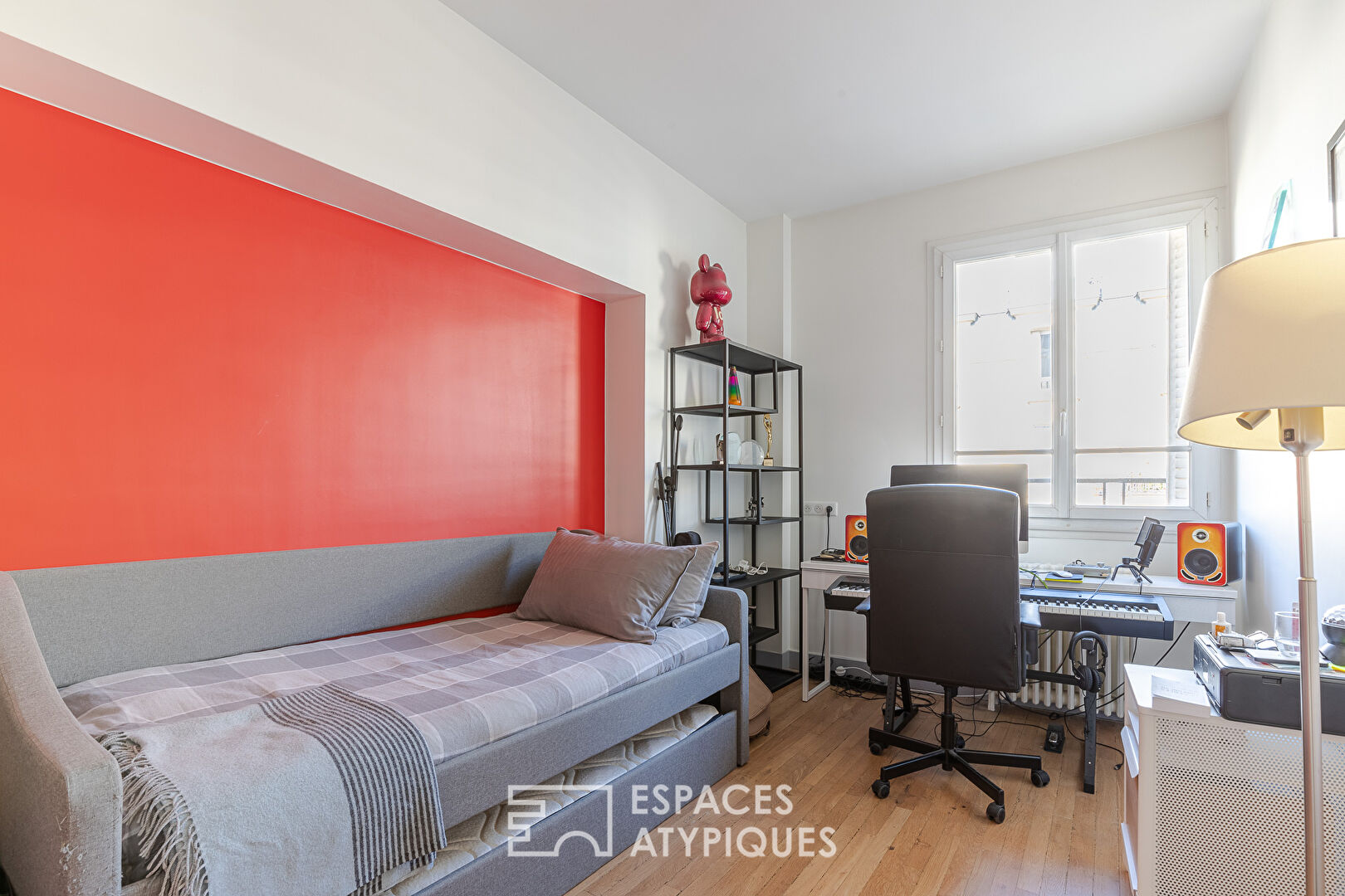 Duplex esprit loft avec séjour cathédrale – Auteuil Sud
