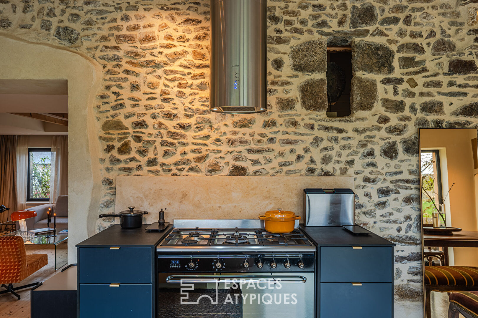 Maison en pierre rénovée à 6 minutes de la mer
