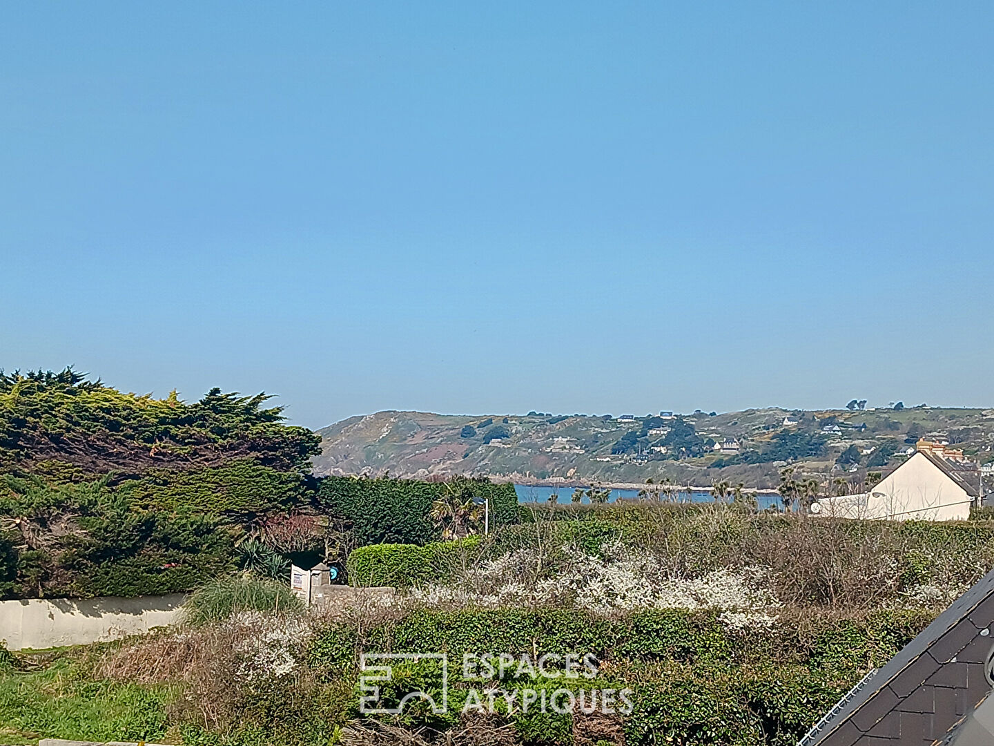 Maison contemporaine bord de mer