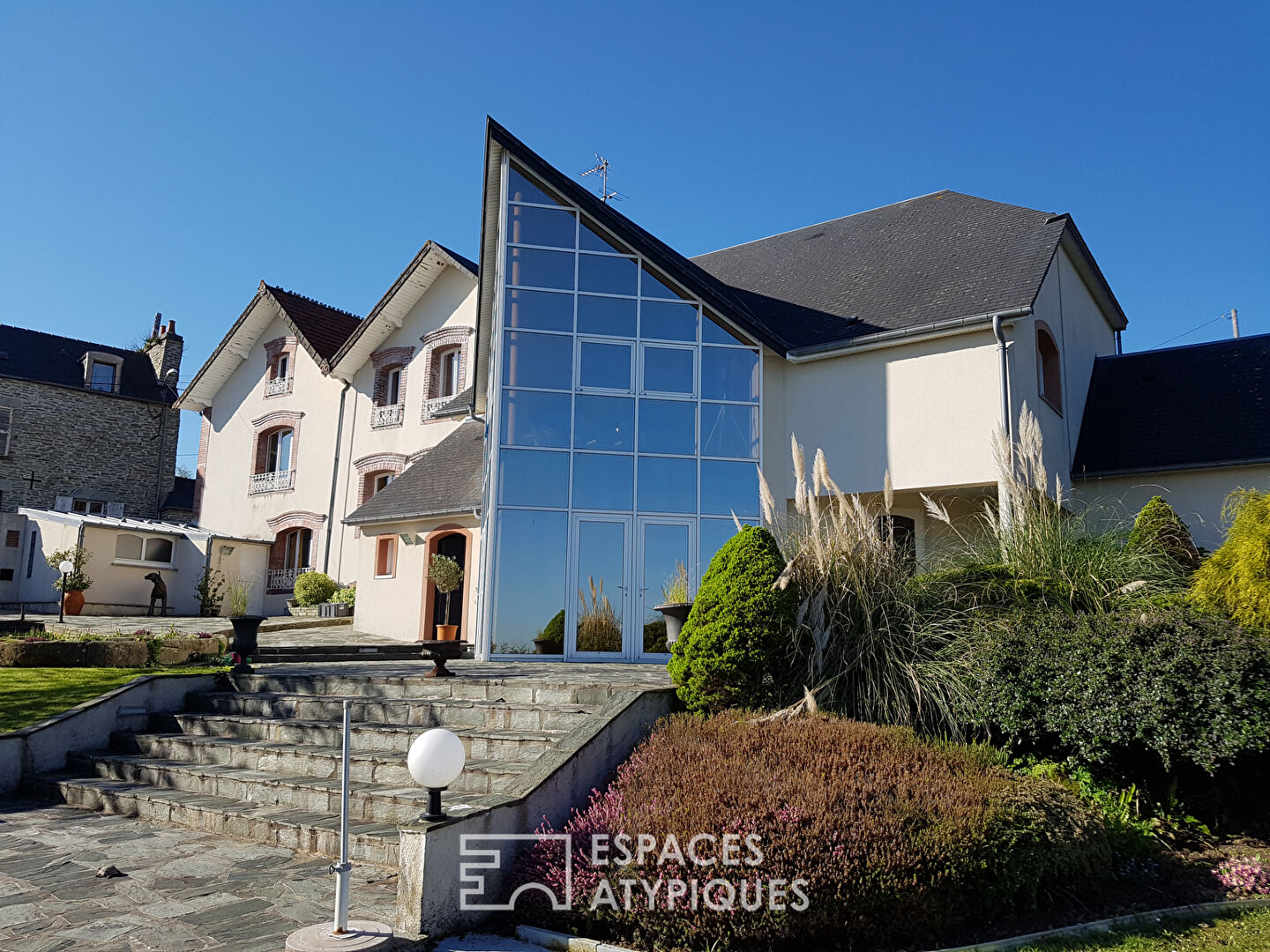 Sur les hauteurs de Cherbourg , maison avec vue plongeante sur la rade