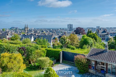 Sur les hauteurs de Cherbourg , maison avec vue plongeante sur la rade