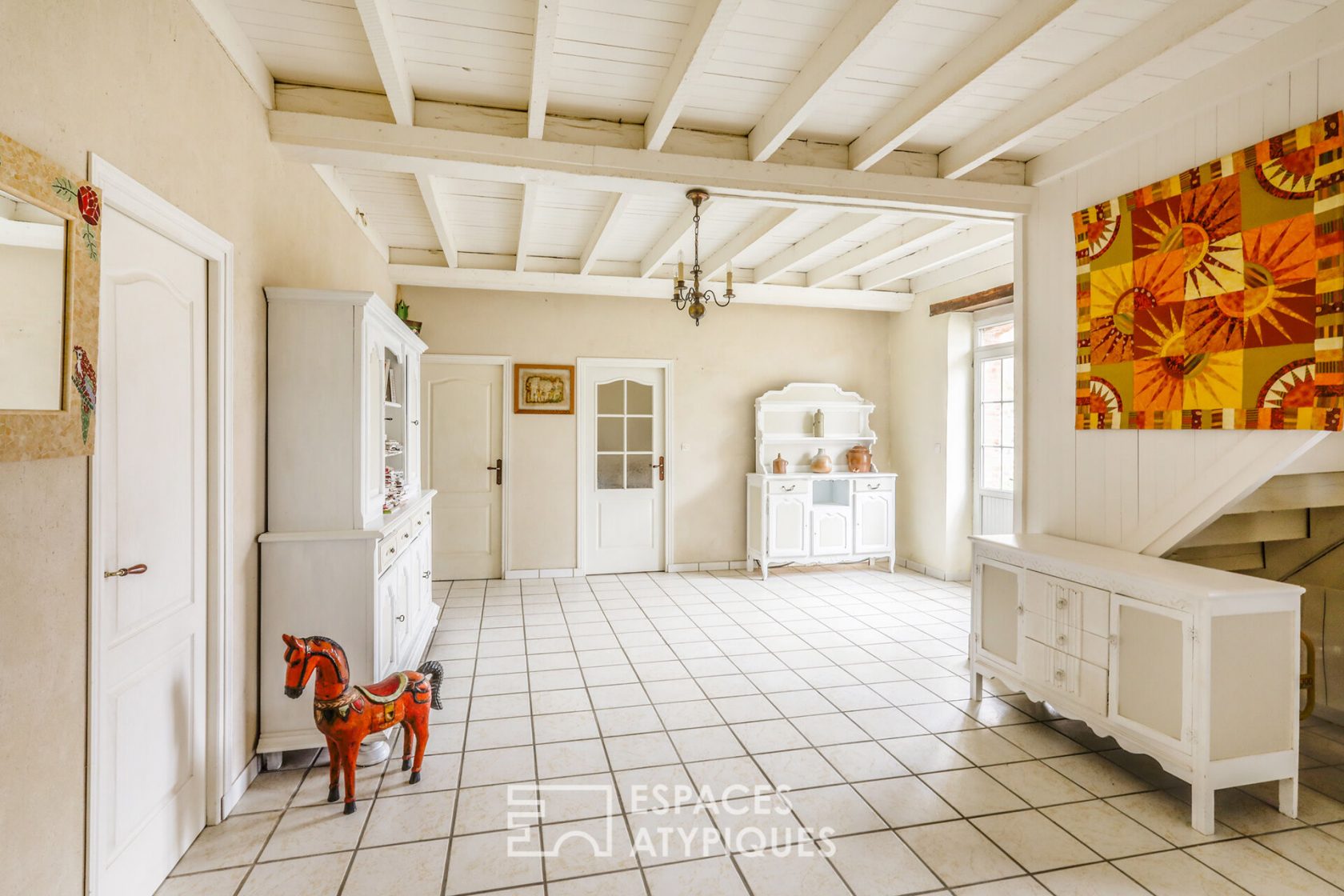Old farm and its renovated barn into a reception room