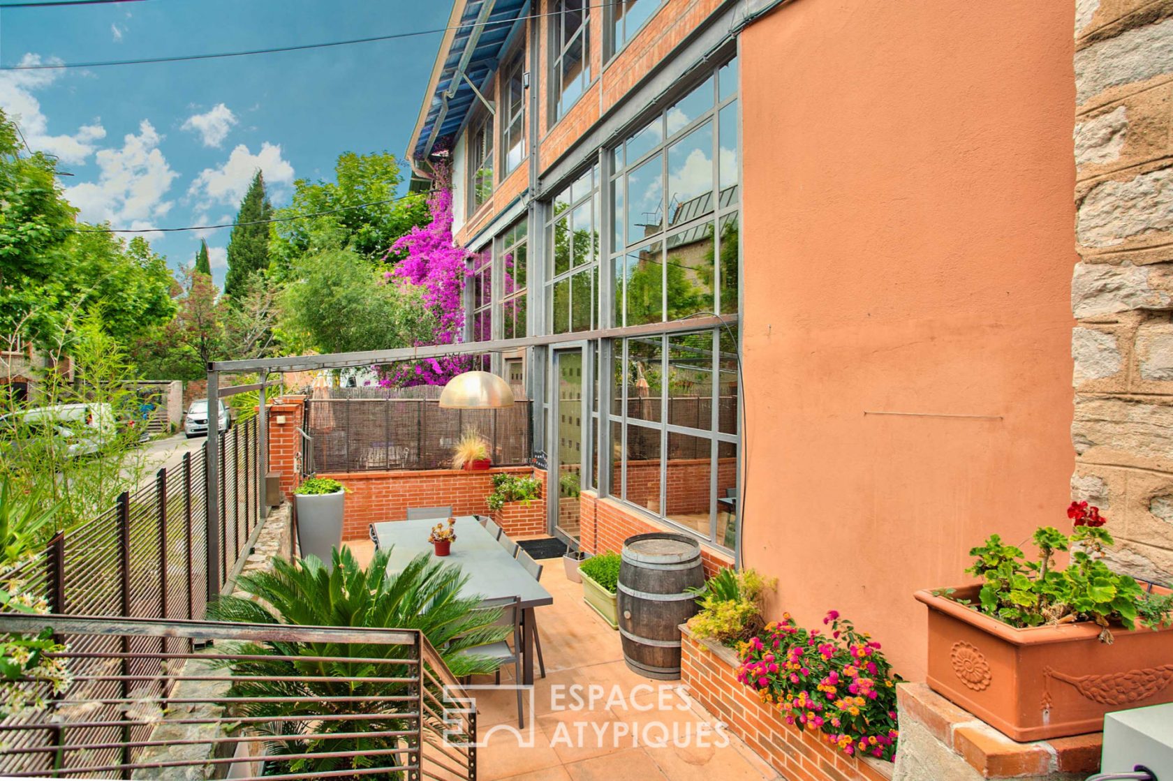 Loft dans une ancienne usine avec jardin et terrasse