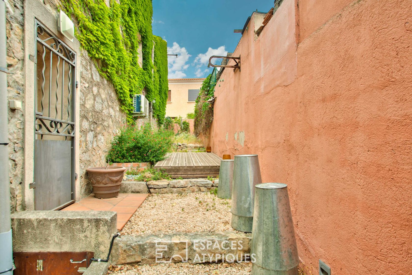 Loft dans une ancienne usine avec jardin et terrasse