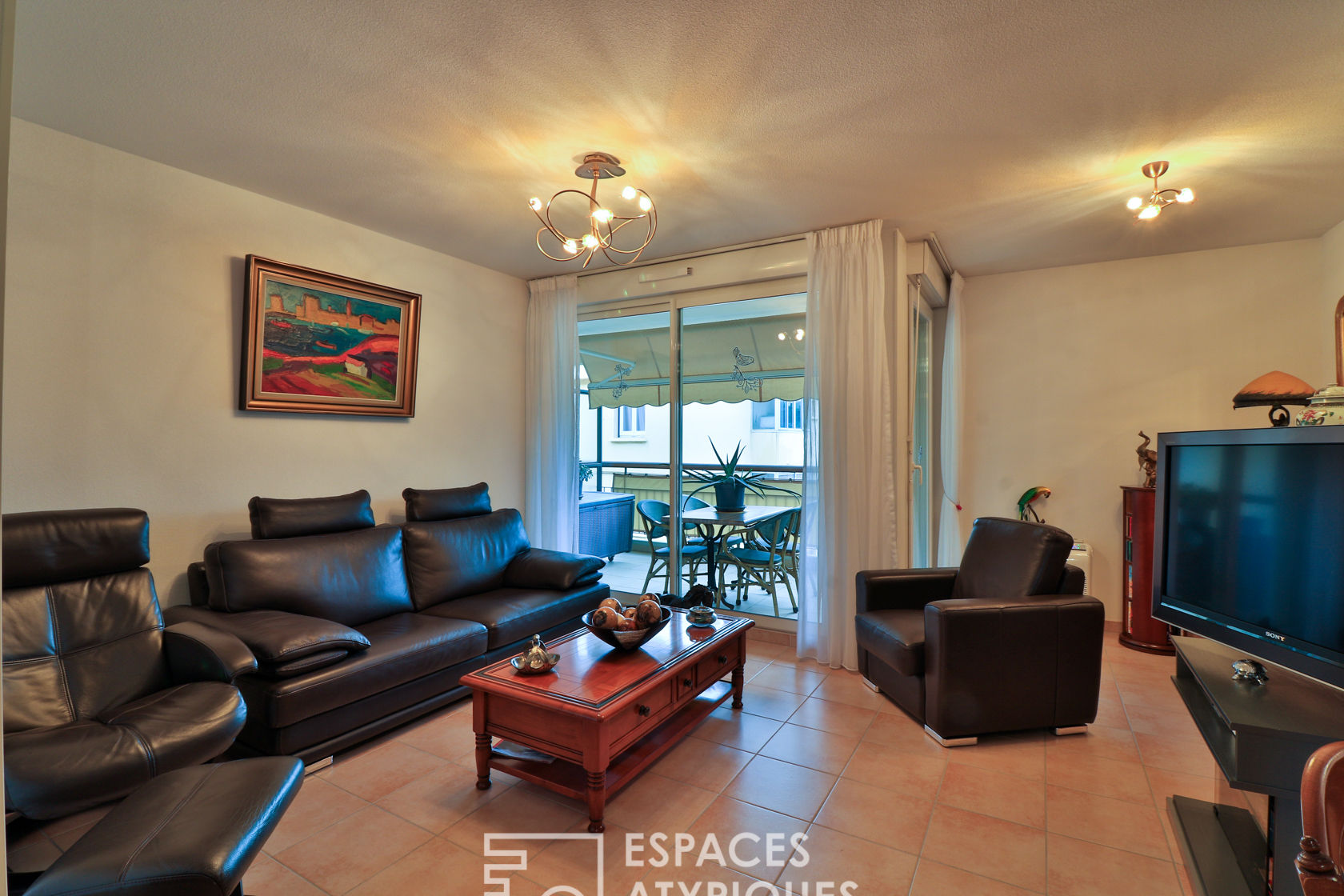 Appartement contemporain avec terrasses.