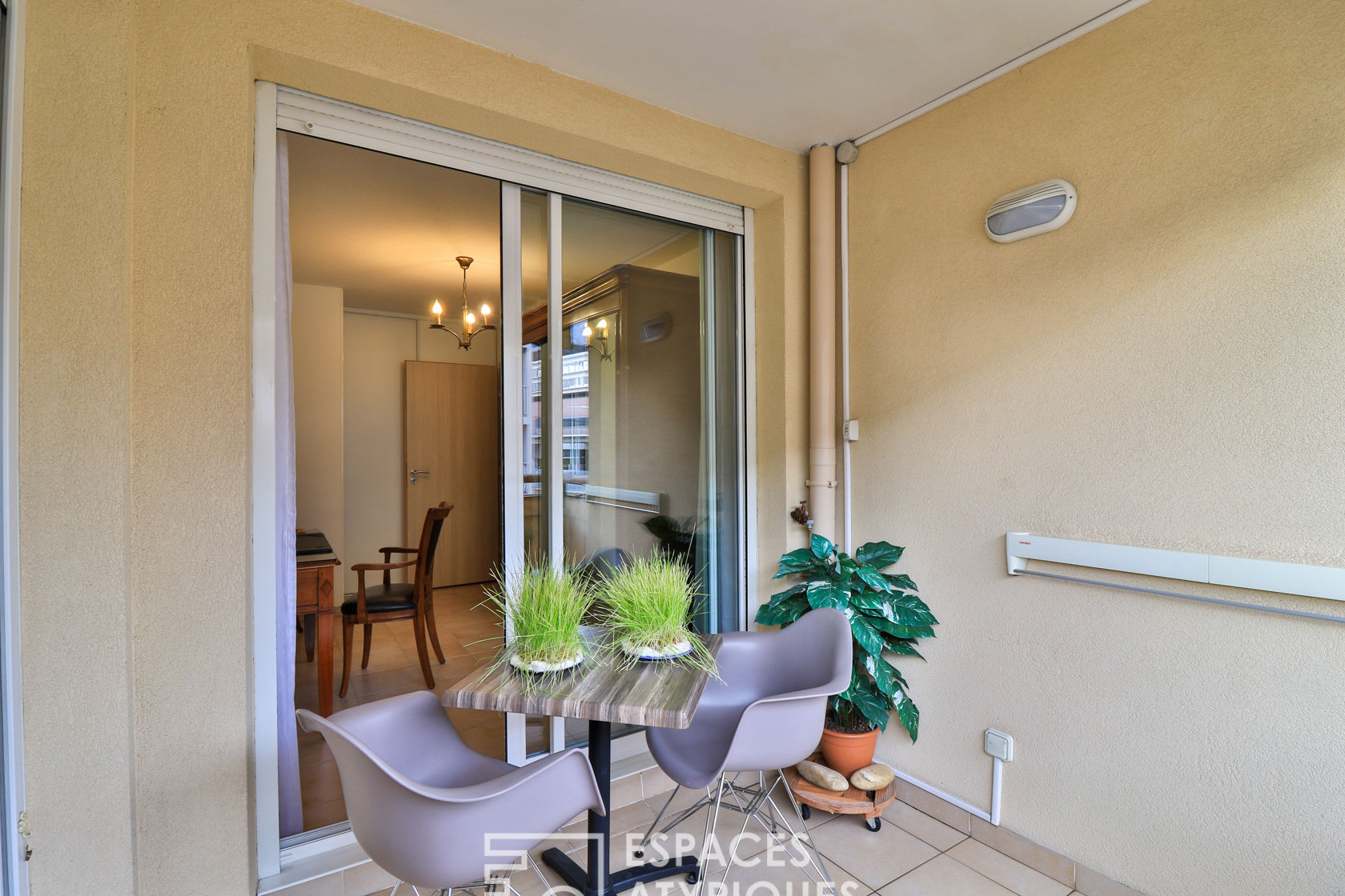 Appartement contemporain avec terrasses.