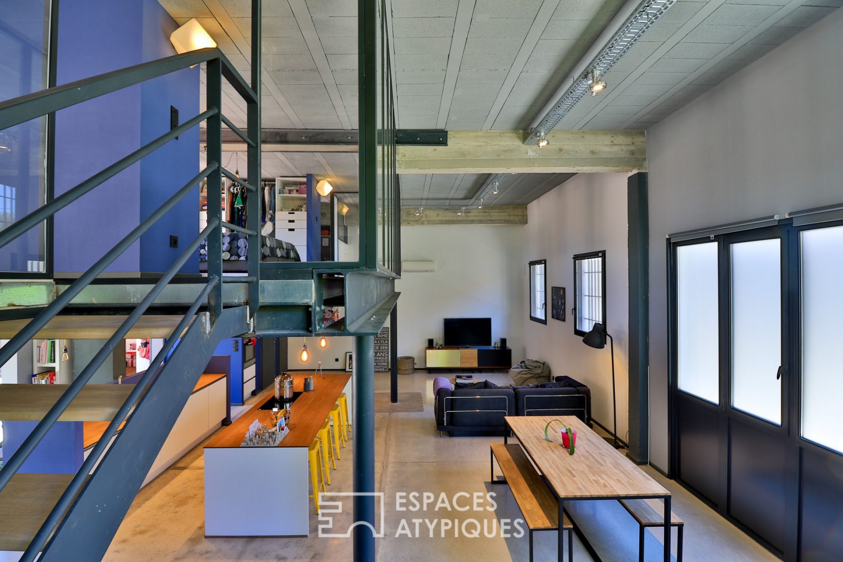 Brutalist LOFT with patio and garden