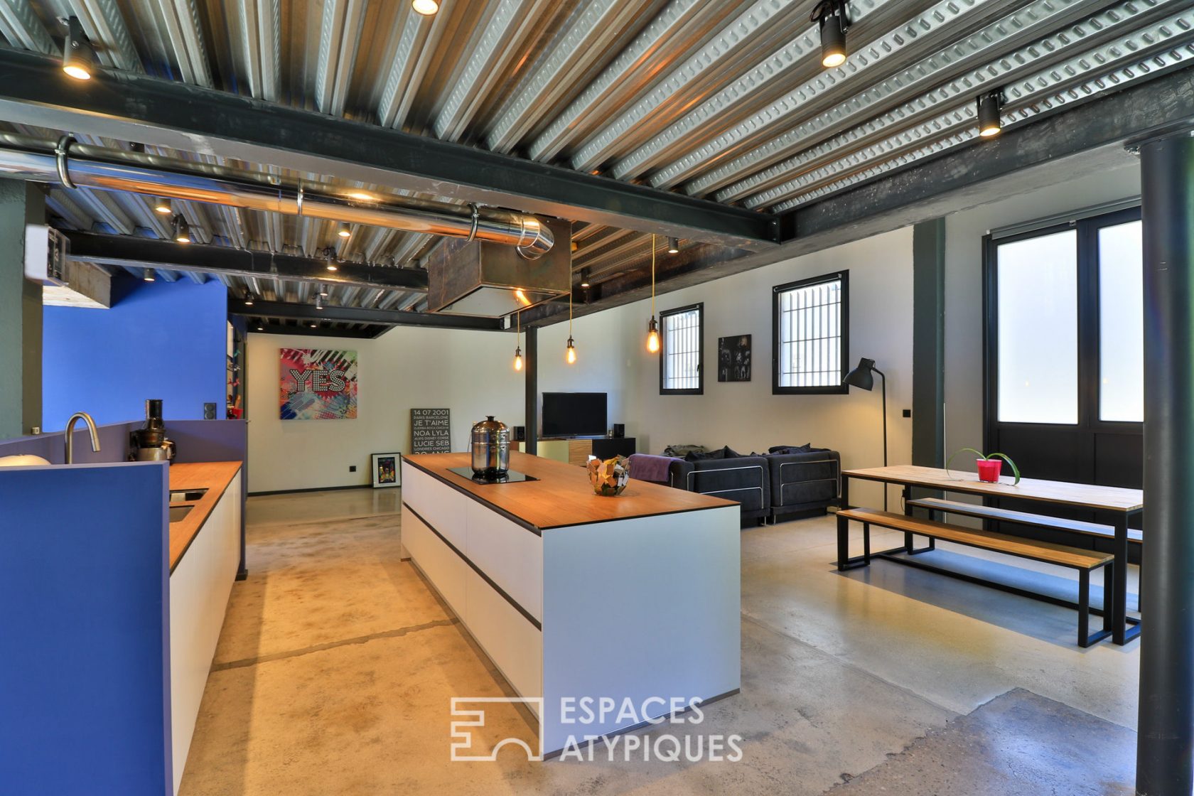 Brutalist LOFT with patio and garden