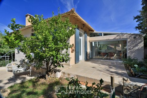 Beautiful Vintage family building with second reception house