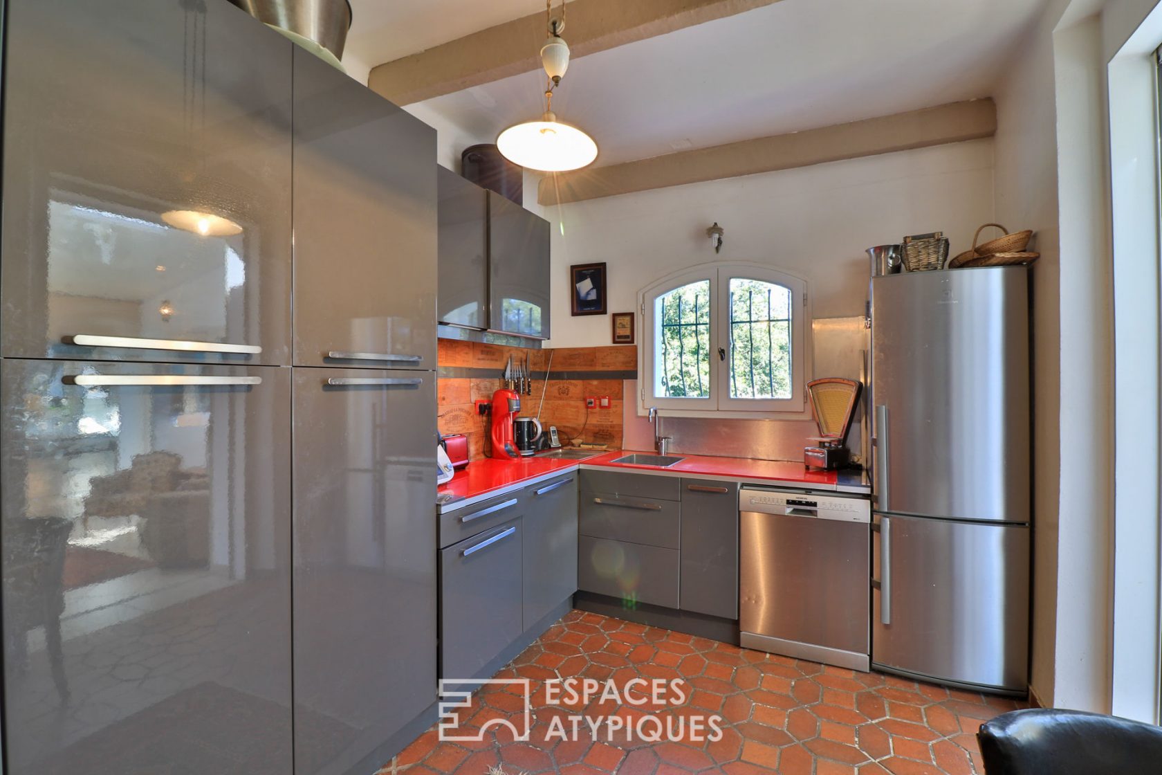 Beautiful Vintage family building with second reception house