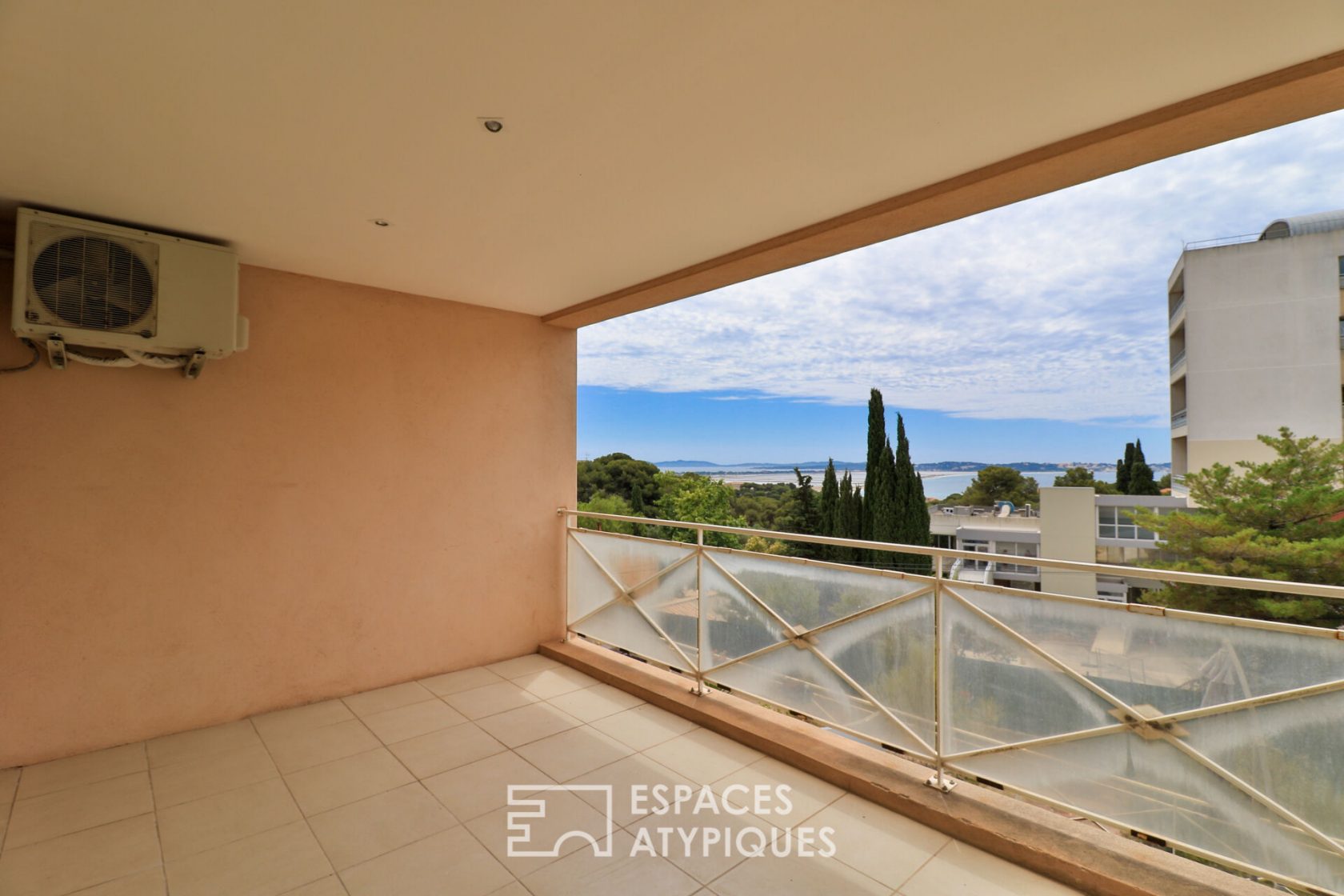 Apartment sea view with terrace