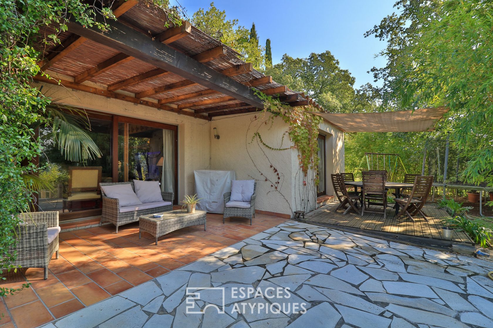 Family property two single storey houses
