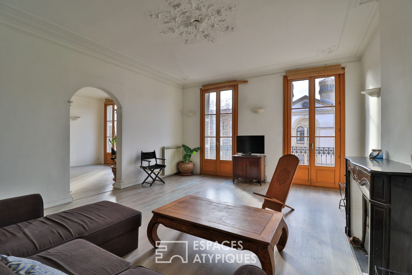 Haussmannian with oriental accents