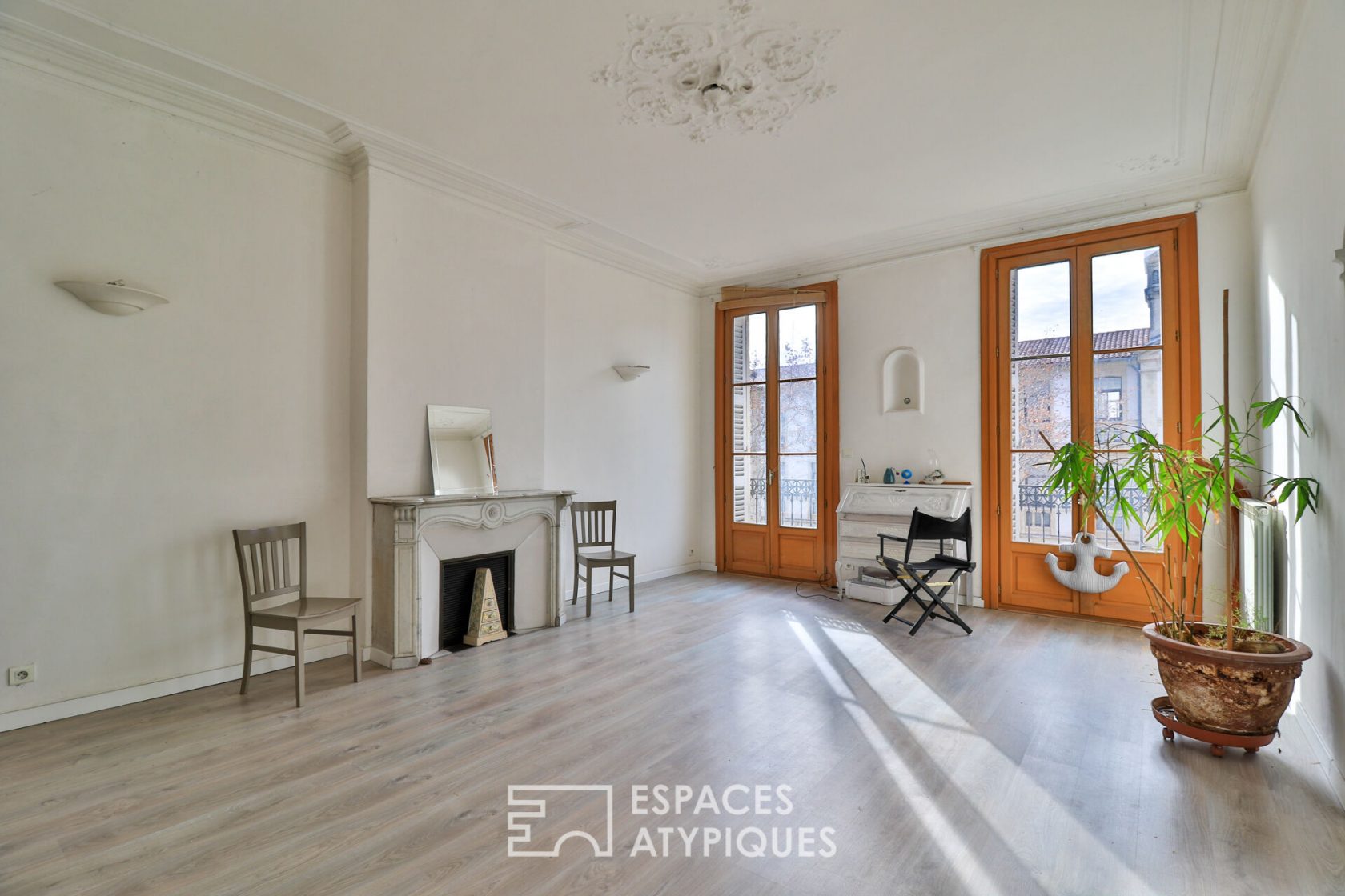 Haussmannian with oriental accents