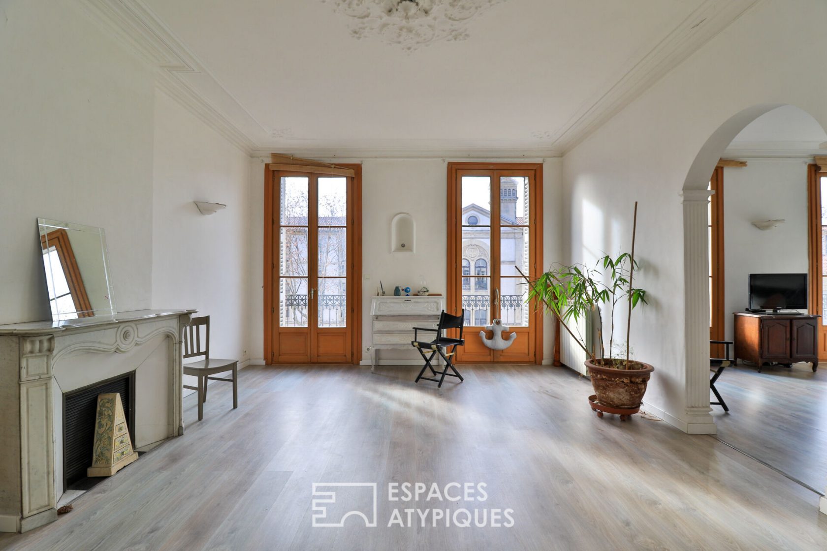 Haussmannian with oriental accents