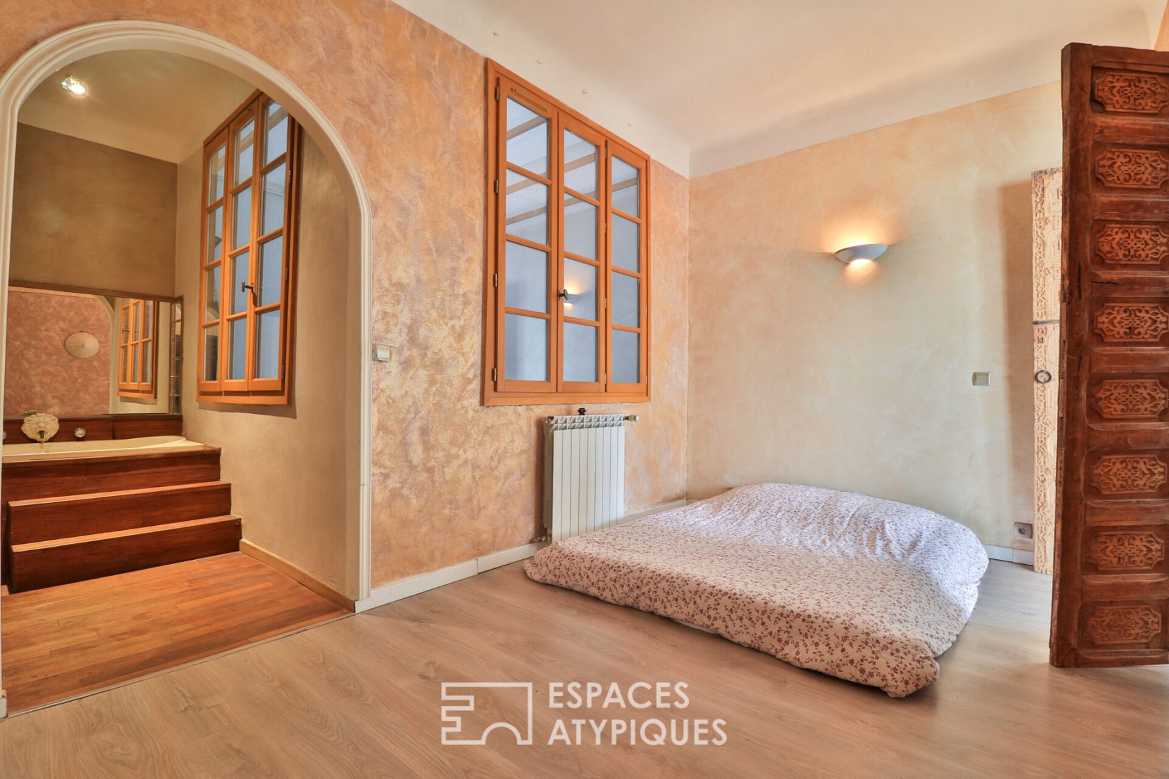Haussmannian with oriental accents