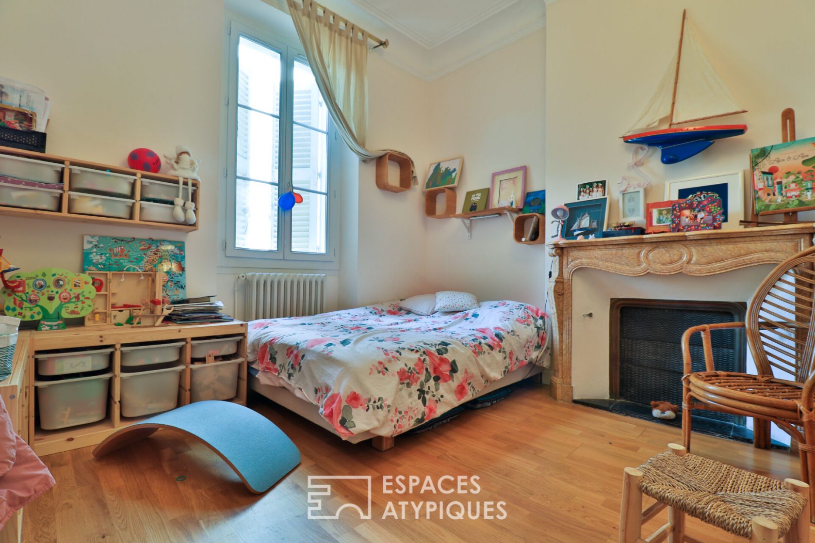 Haussmannian chic and bohemian in the upper city