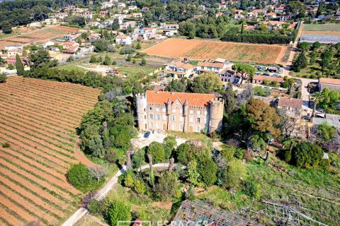 Un château à la mer