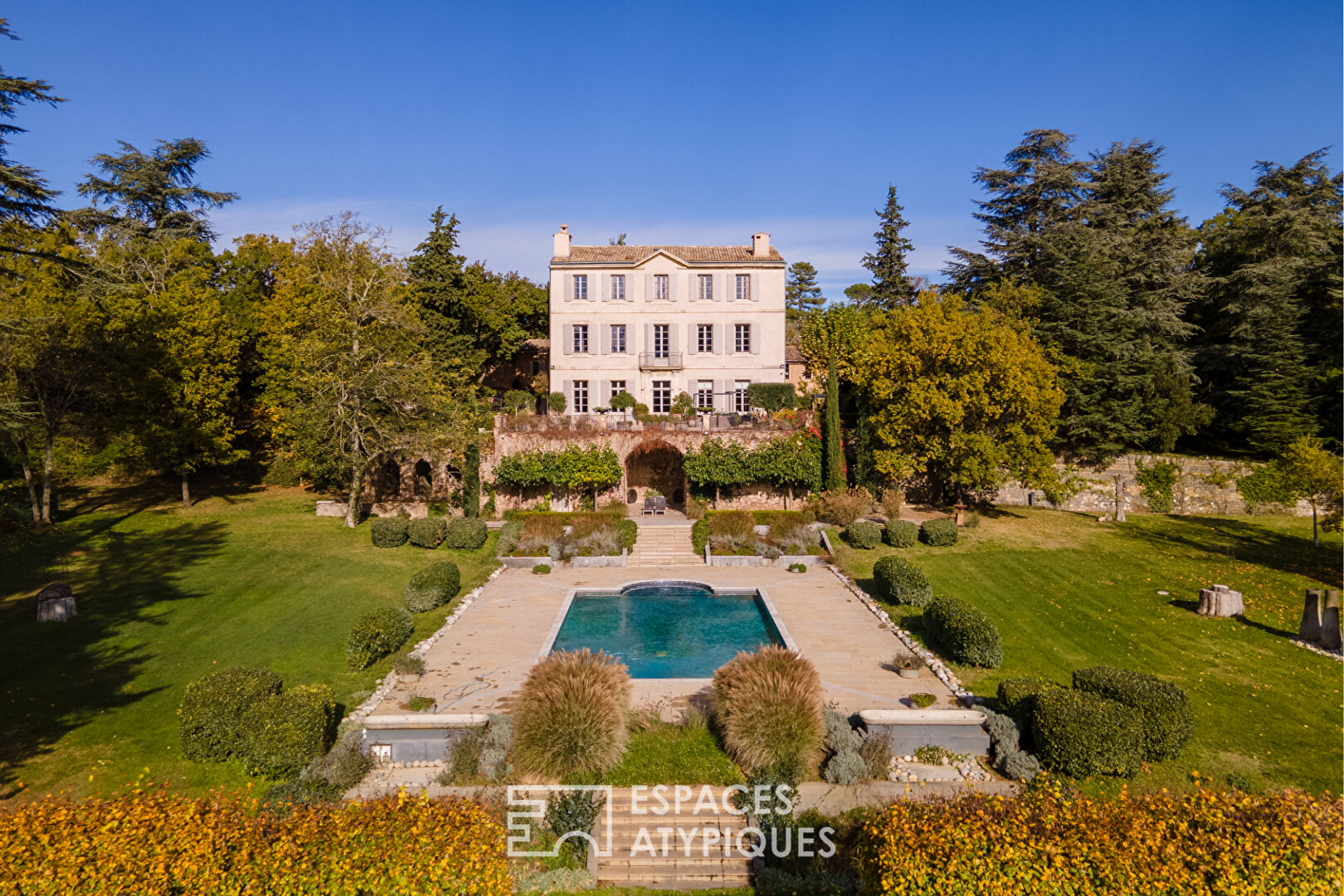 Château d’exception entre vignes et forêts proche Aix-en-Provence
